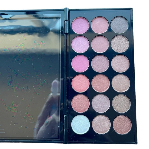 Professional Miss Rose Blockbuster Eyeshadow Palette - Multicolor - Picture 7 of 8